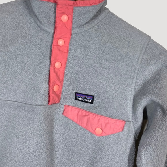 Patagonia Girls’ Lightweight Synchilla Snap-T Fleece Pullover Gray Pink M 10 - Picture 4 of 9